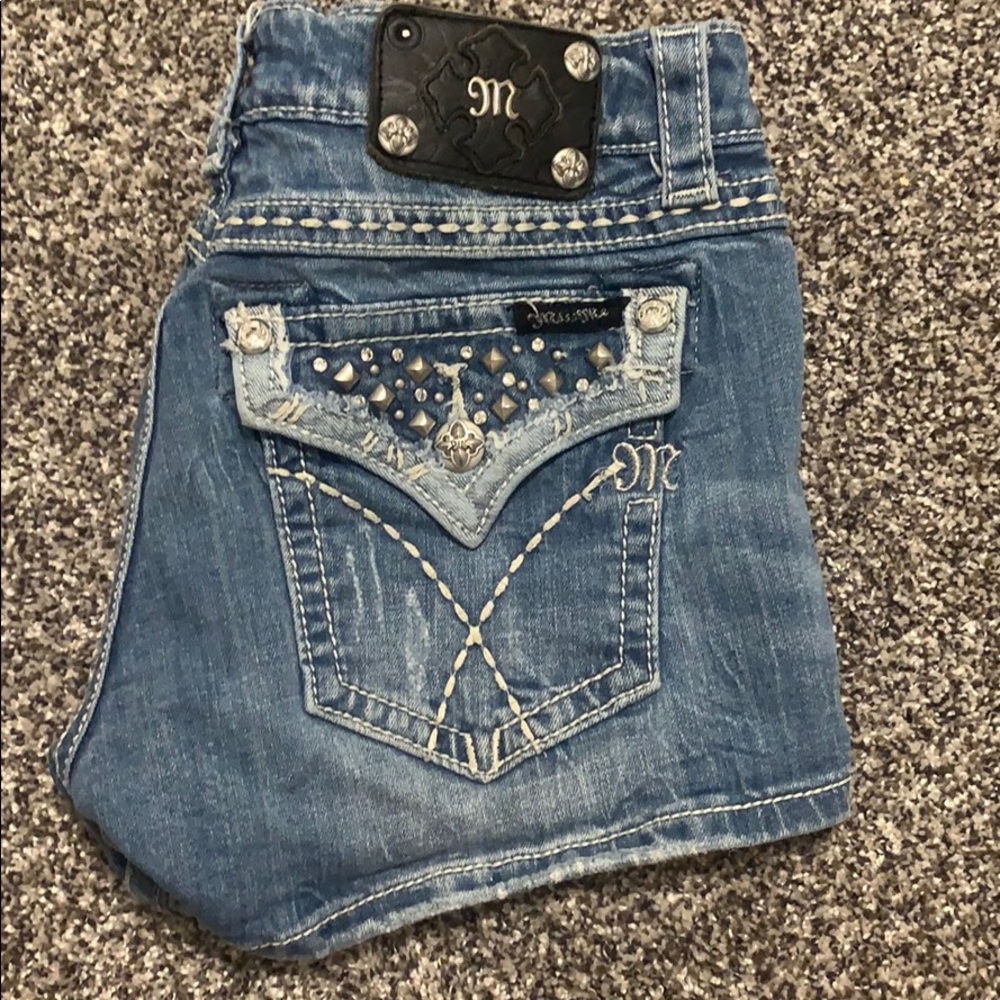 MISS ME SHORTS SIZE 30